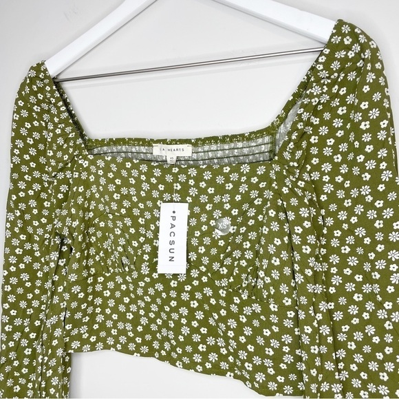 π
ΊNWT PacSun LA Hearts Square Neck Long Sleeve Floral Crop Top Size XS - Picture 2 of 4